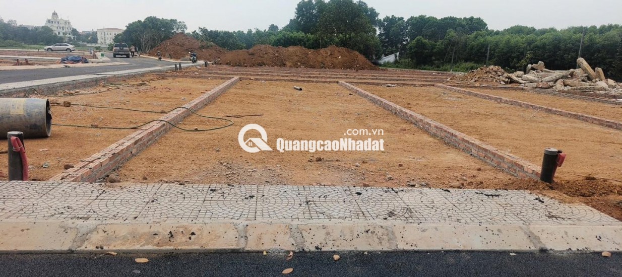 Trục lớn luôn tạo ra giá trị lớn.
Em đang có 3 lô đất diện tích 100m2  , 2 mặt thoáng trước sau. Cách trục Hồ Tây Ba Vì 200m.